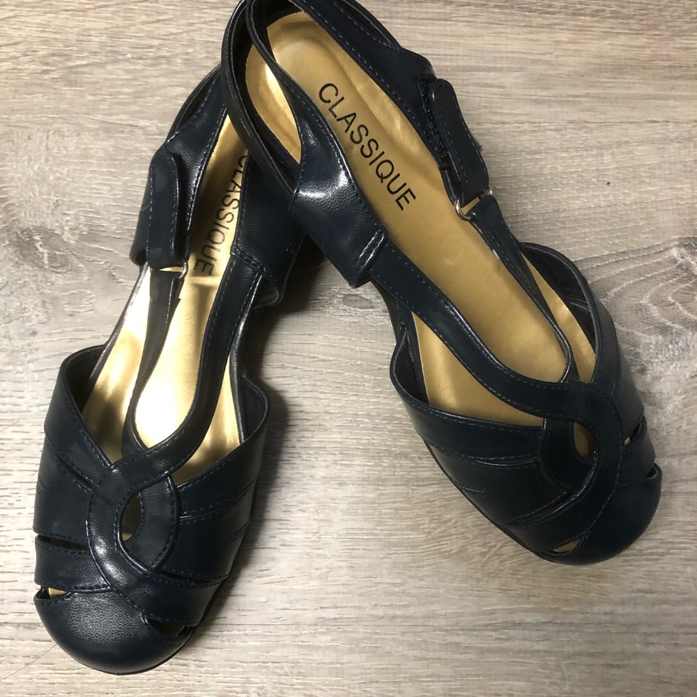 Classique Vintage Womens Flats